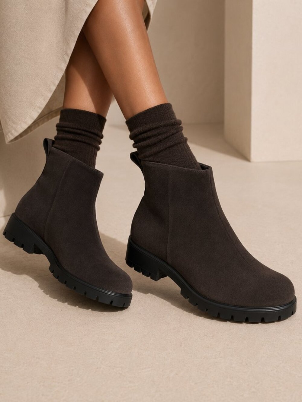 ECCO Women's Modtray Suede Chelsea Ankle Boots in Chocolate Brown Sz 37 (6/6.5)